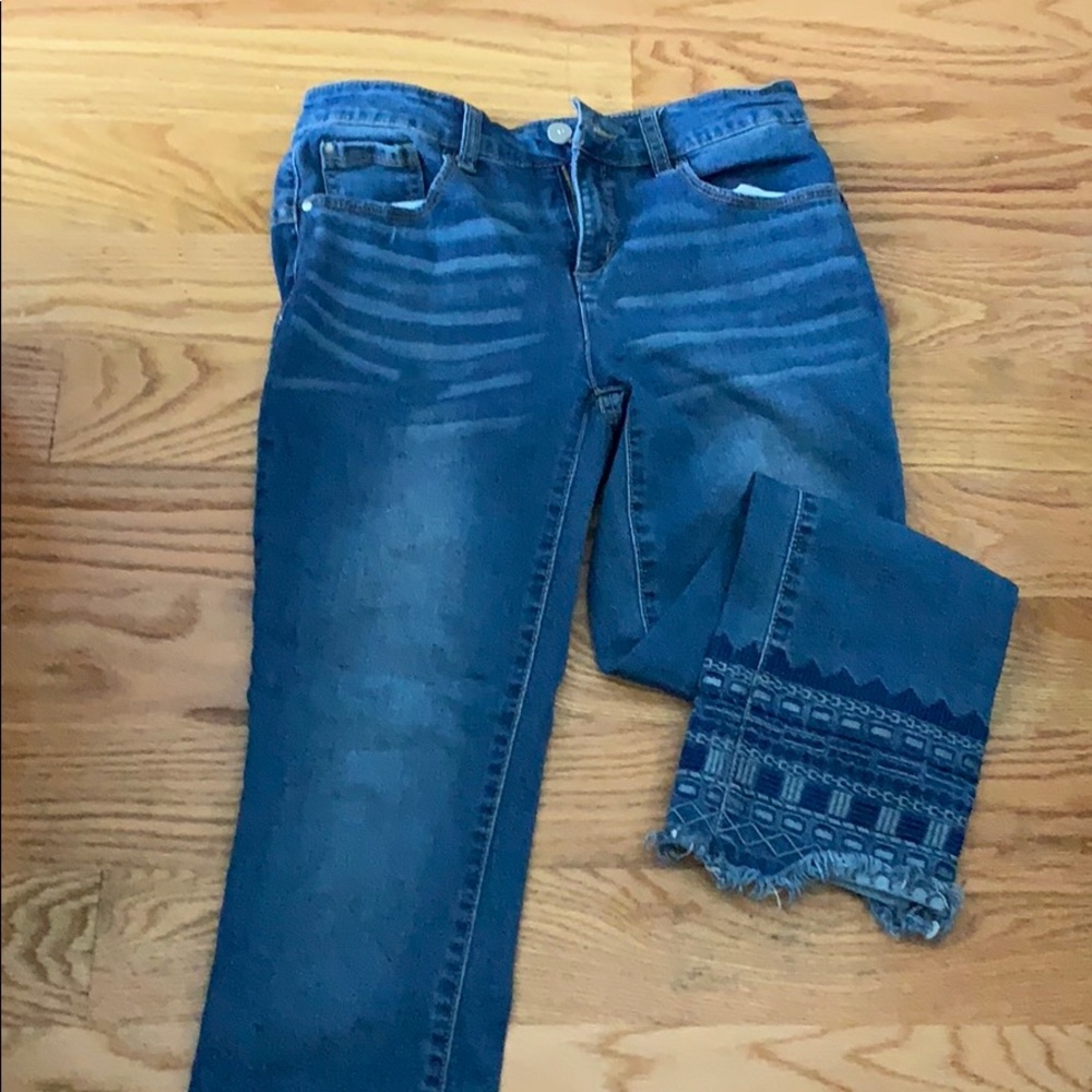 Jones New York Slim Crop Embroidered Jeans